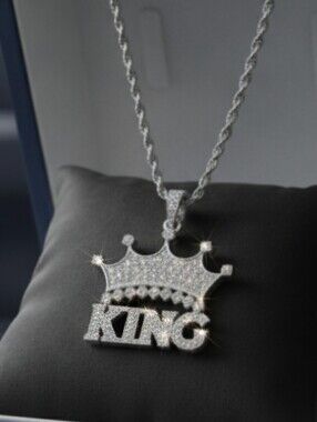 Hot King Pendant & Chain